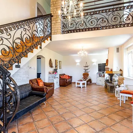 Villa House 